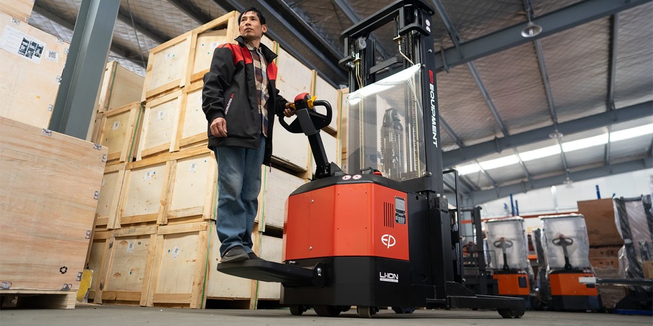 Narrow Aisle Reach Truck | CQE Series | EP Equipment