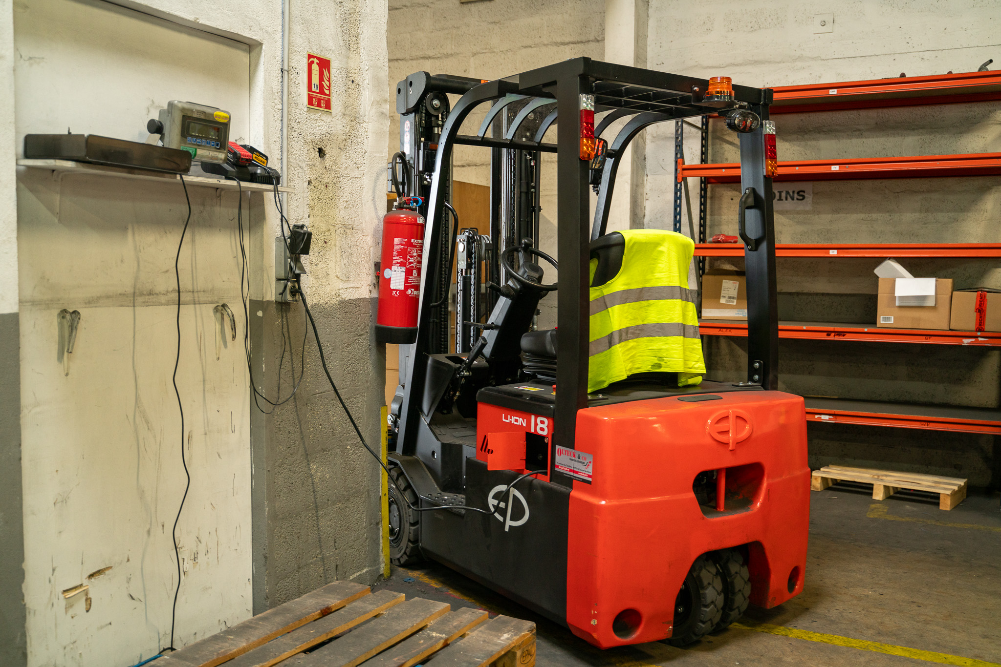 Lithium-ion forklifts by EP.