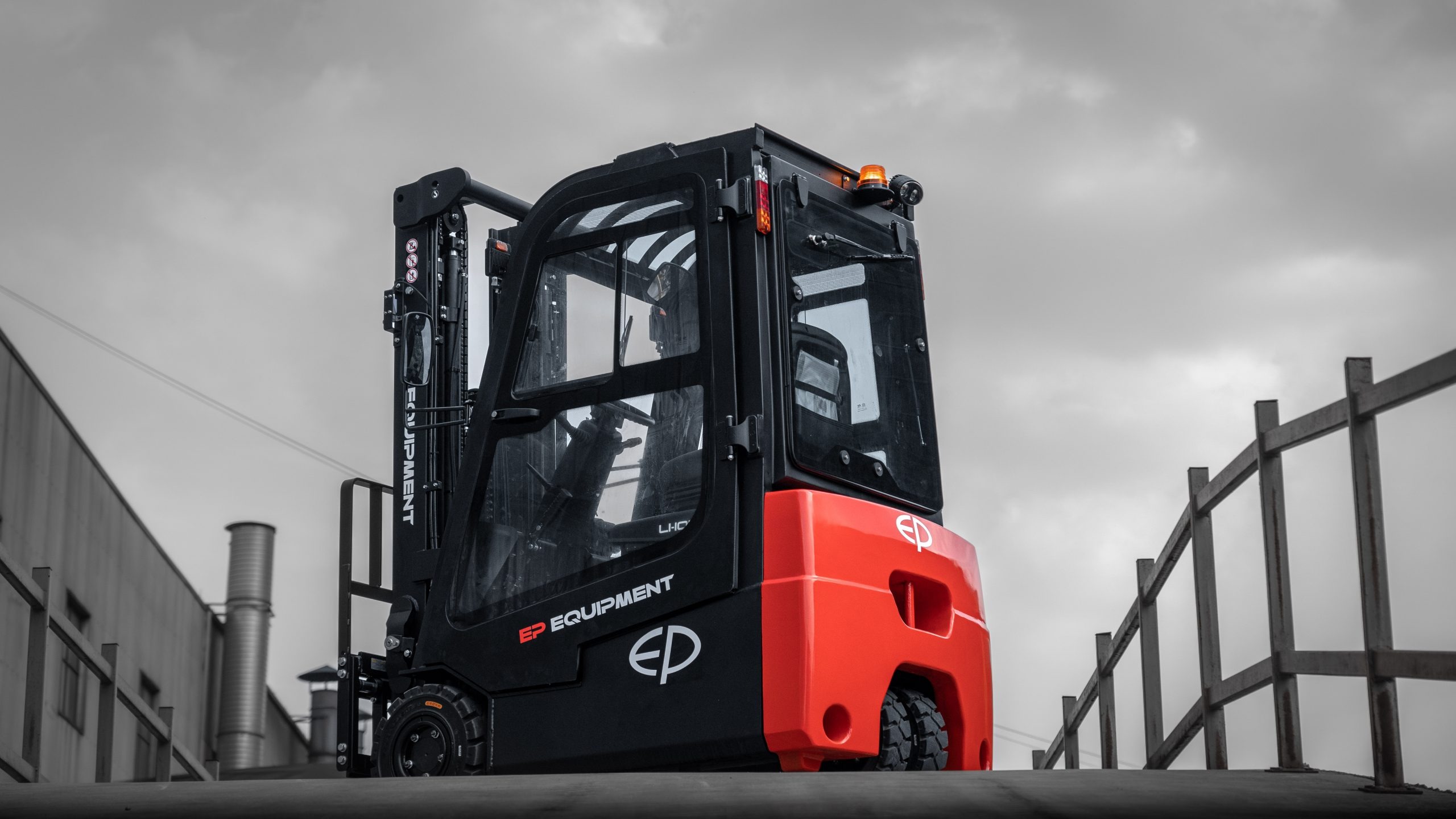 EP Equipment | 3 Wheel Forklifts